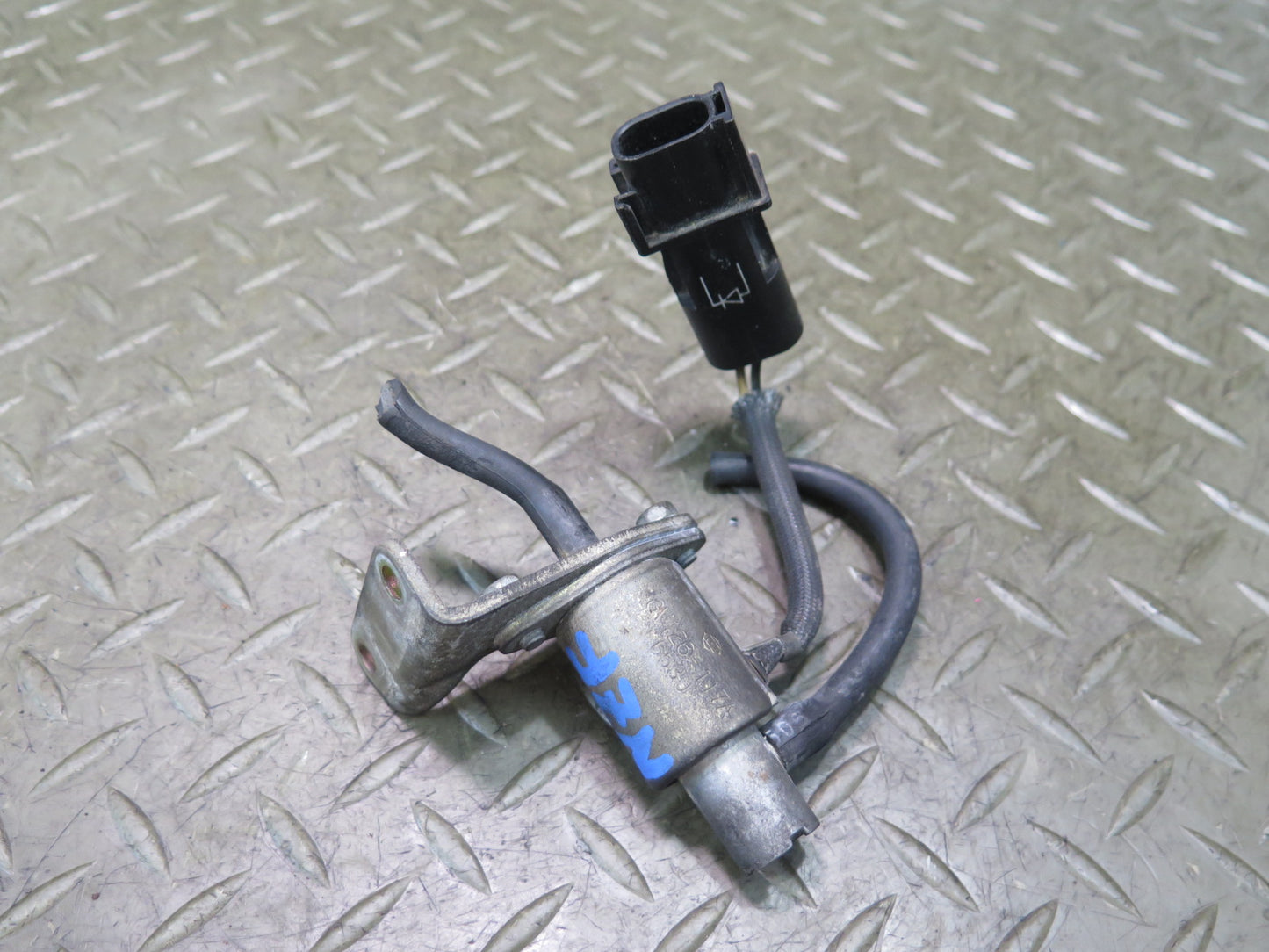 84-86 Nissan Z31 300ZX NON Turbo Vacuum Valve Solenoid GV126-117A
