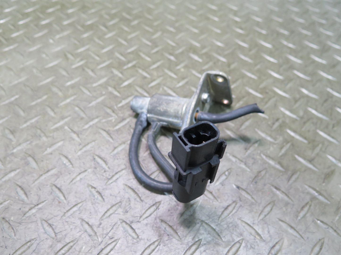 84-86 Nissan Z31 300ZX NON Turbo Vacuum Valve Solenoid GV126-117A
