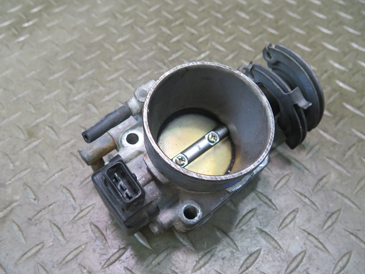 84-86 Nissan Z31 300ZX 3.0L VG30E NON Turbo Engine Throttle Body OEM