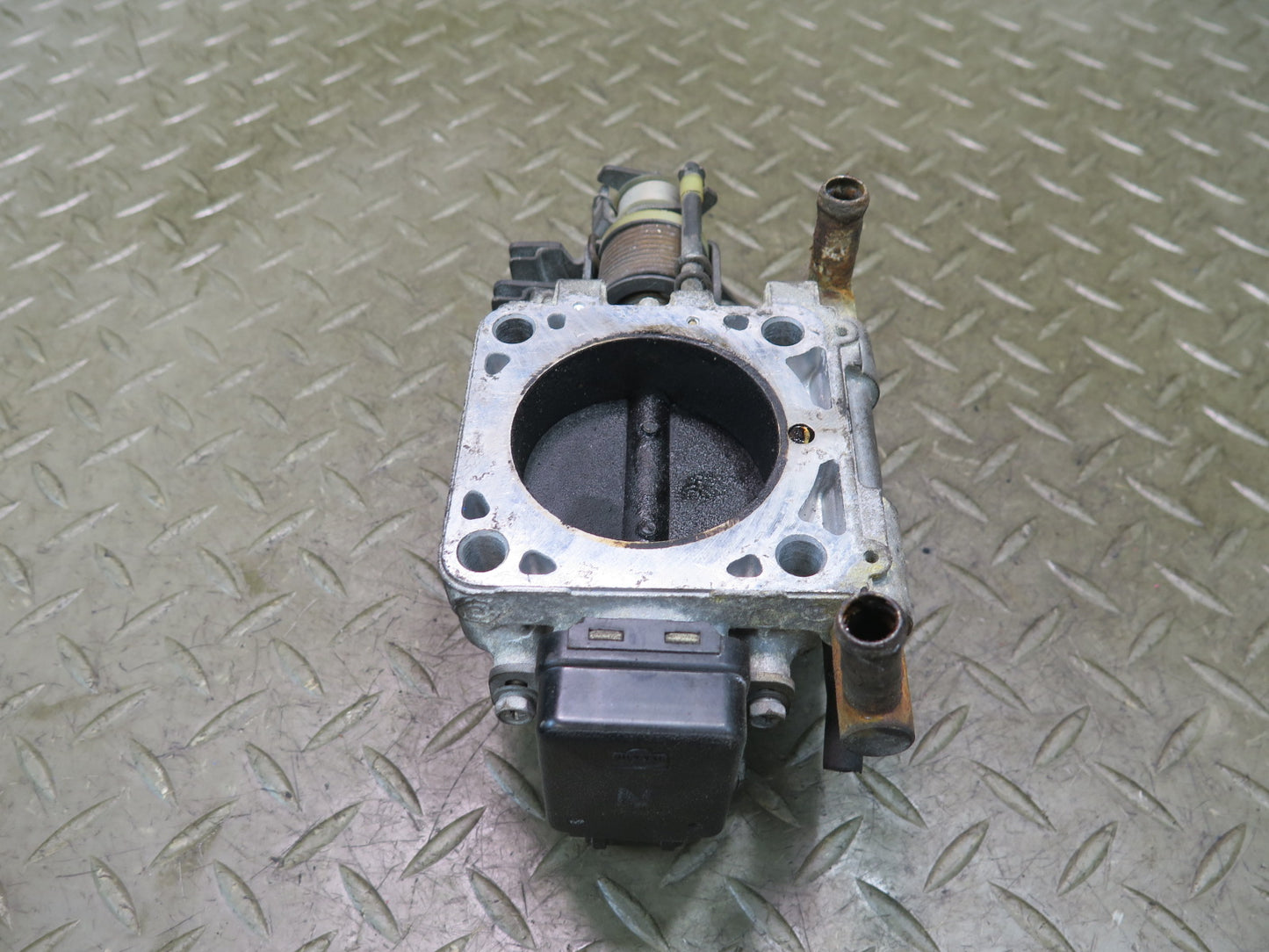 84-86 Nissan Z31 300ZX 3.0L VG30E NON Turbo Engine Throttle Body OEM