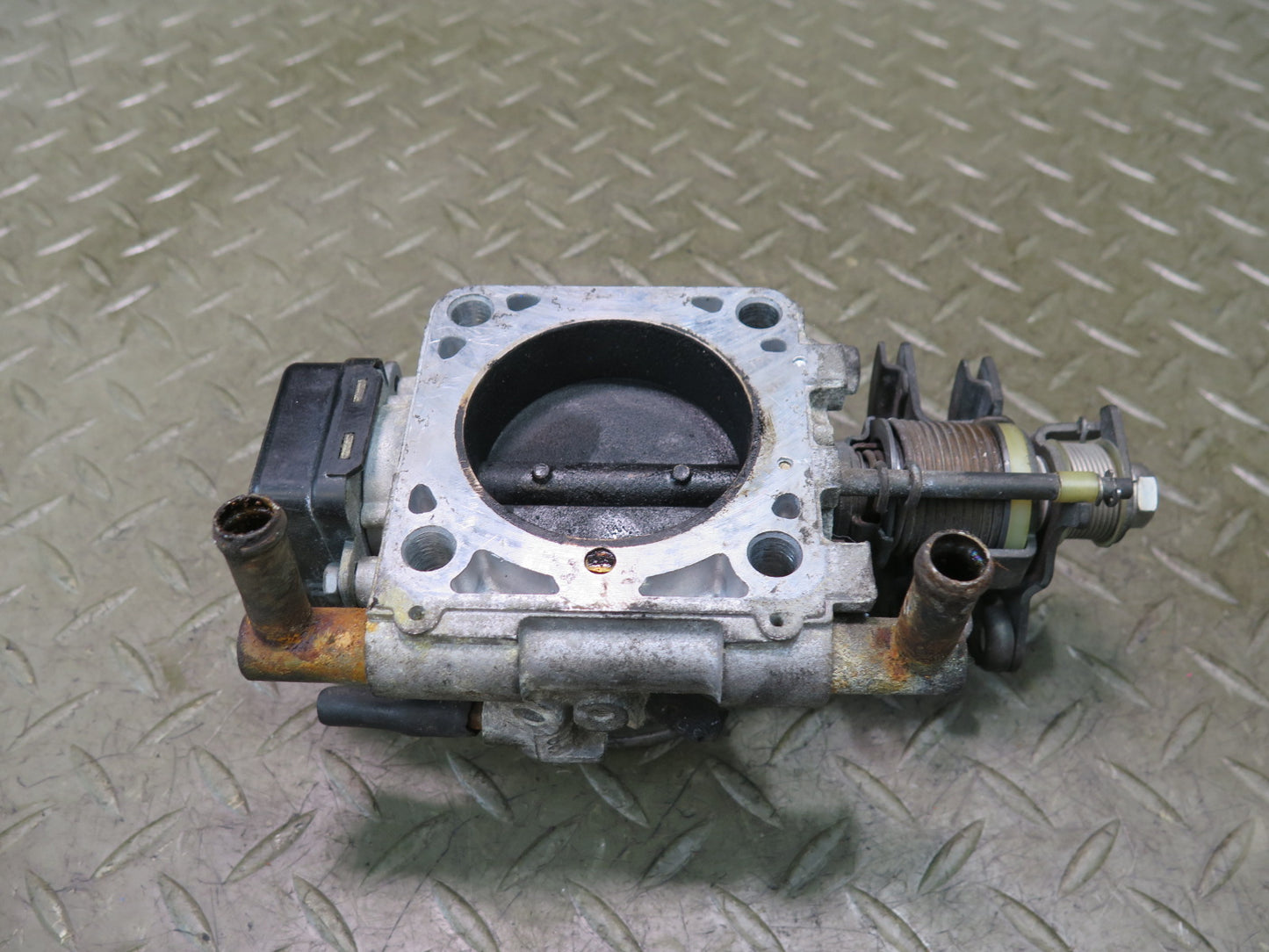 84-86 Nissan Z31 300ZX 3.0L VG30E NON Turbo Engine Throttle Body OEM