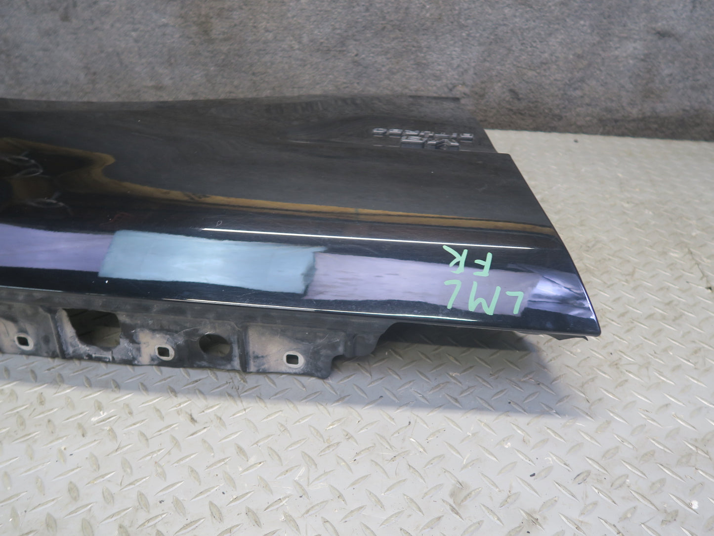 2012-2015 Mercedes W166 ML63 AMG Front Right Fender Shell Panel Black OEM