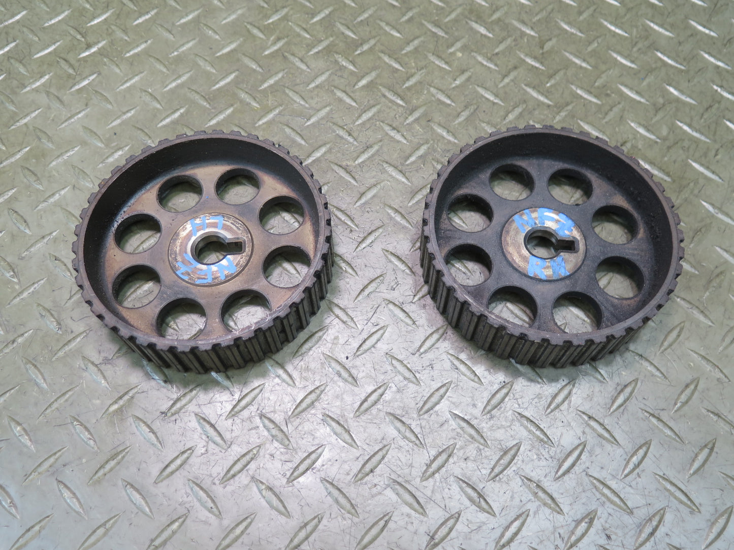 84-86 Nissan Z31 300ZX NA Set of 2 Engine Camshaft Gear Sprocket OEM