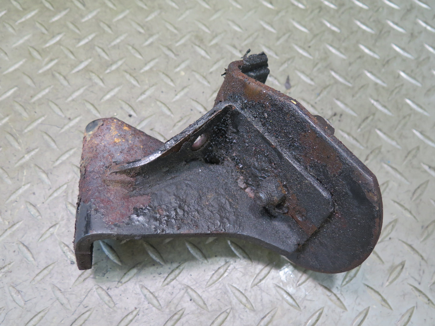 84-86 Nissan Z31 300ZX VG30E NA Set of 2 Engine Motor Mount Support OEM
