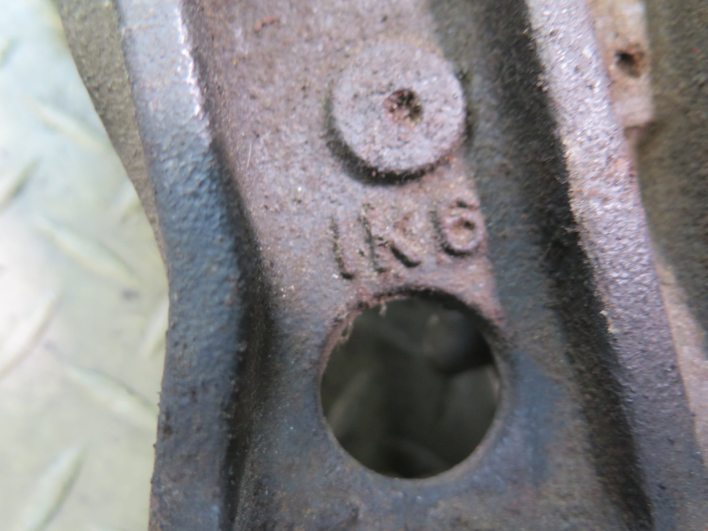 84-89 Nissan Z31 300ZX NON Turbo A/C Compressor Mount Bracket Support OEM