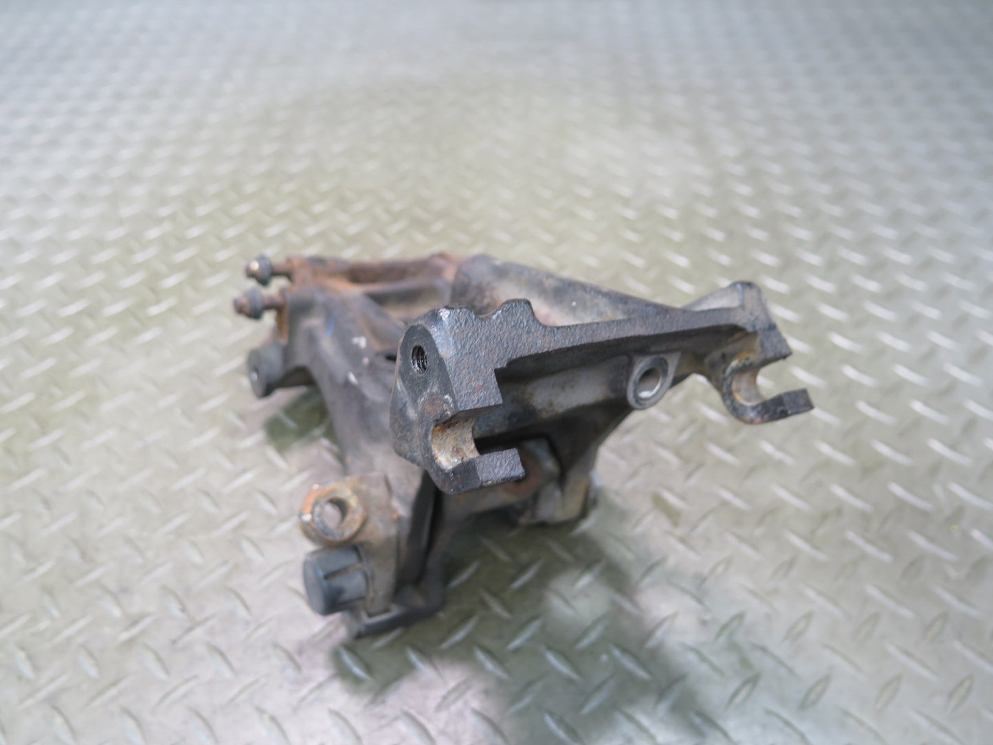 84-89 Nissan Z31 300ZX NON Turbo A/C Compressor Mount Bracket Support OEM