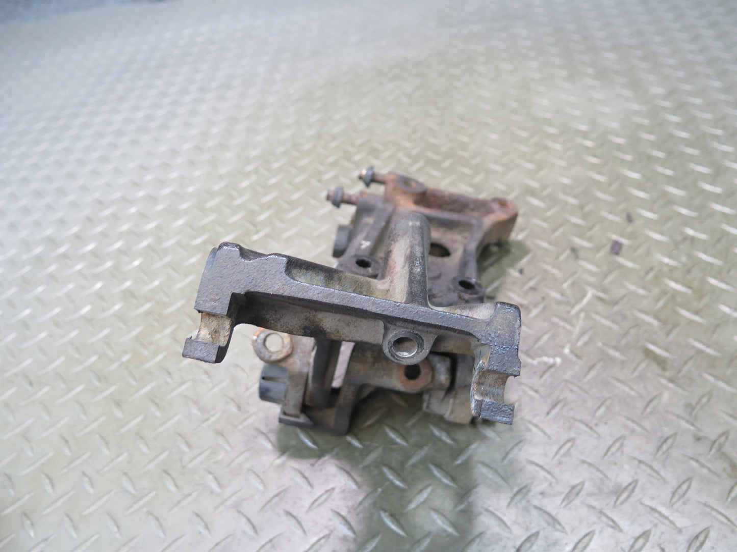 84-89 Nissan Z31 300ZX NON Turbo A/C Compressor Mount Bracket Support OEM