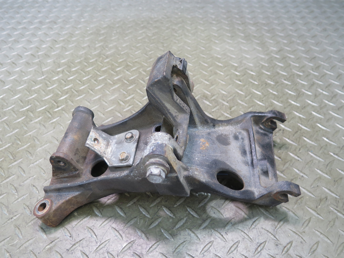 84-89 Nissan Z31 300ZX NON Turbo A/C Compressor Mount Bracket Support OEM