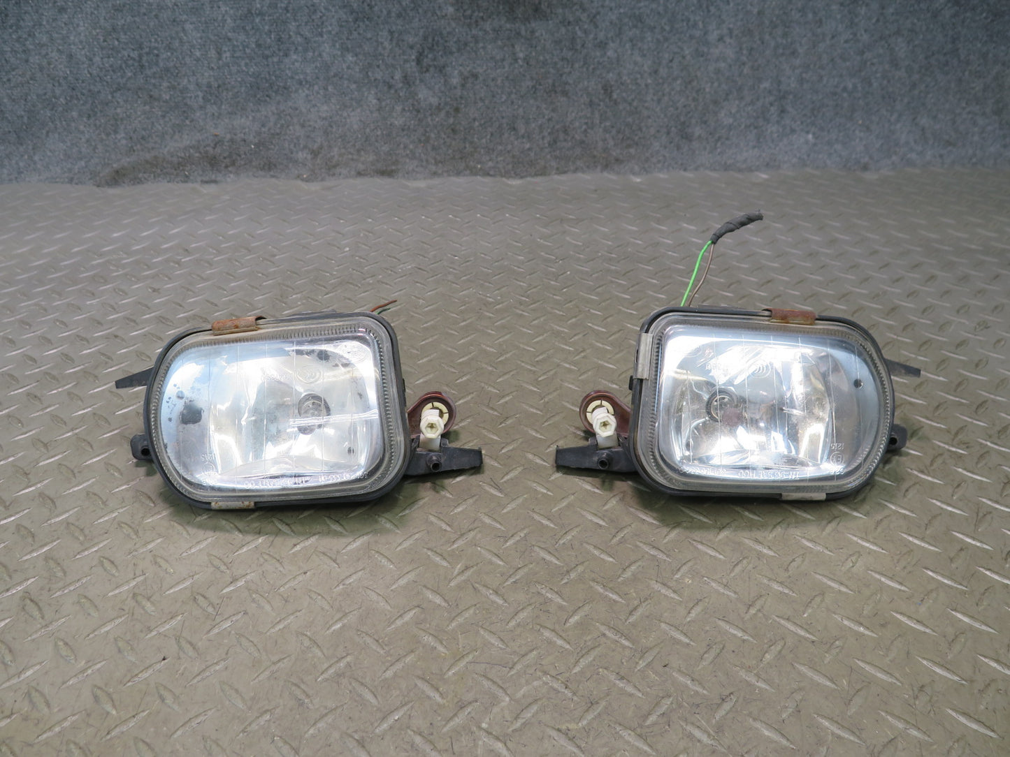 05-08 Mercedes R171 Slk-class Set of 2 Front Left & Right Fog Light Lamp OEM
