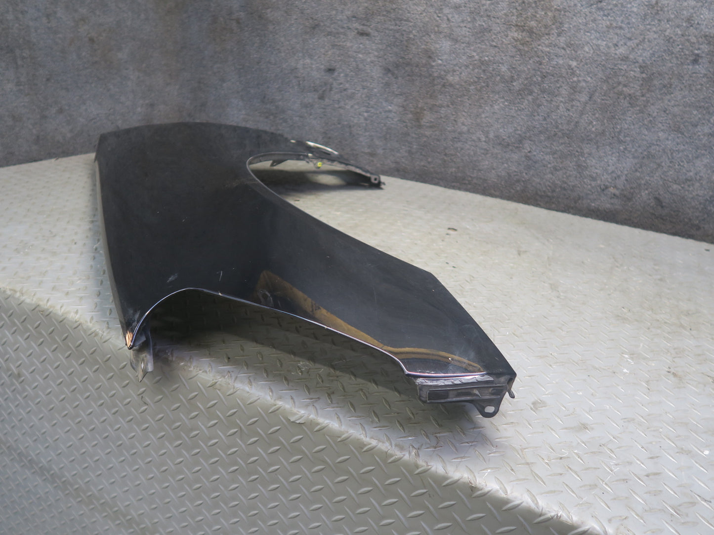 01-03 Lexus UCF30L LS430 Front Left Fender Shell Panel Cover Black OEM