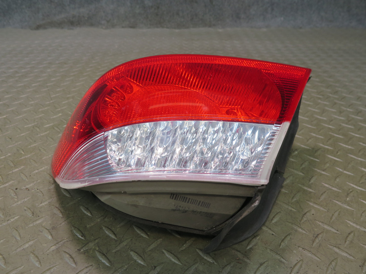 04-06 BMW E46 330ci Convert Rear Left & Right LED Outer Tail Light Lamp Set OEM