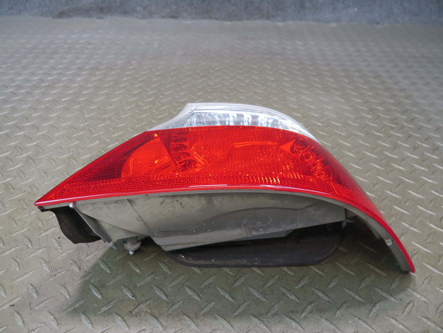 04-06 BMW E46 330ci Convert Rear Left & Right LED Outer Tail Light Lamp Set OEM