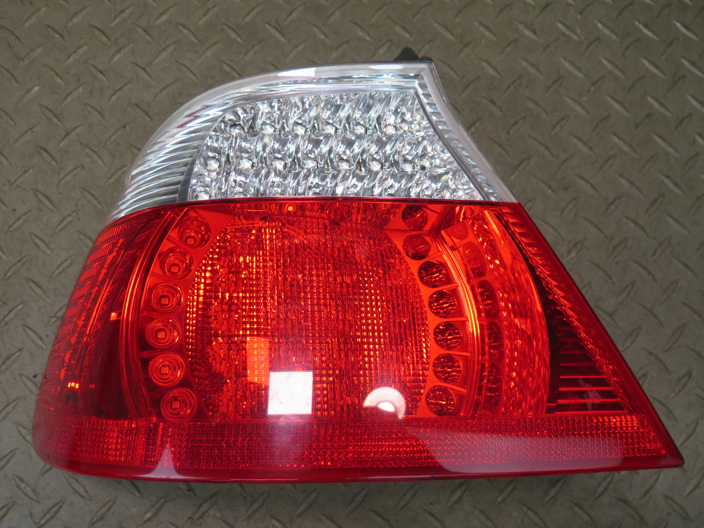04-06 BMW E46 330ci Convert Rear Left & Right LED Outer Tail Light Lamp Set OEM