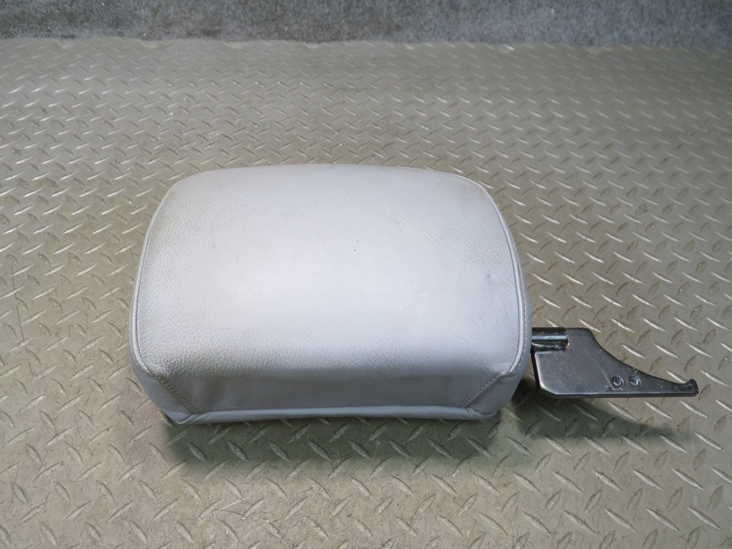 01-06 BMW E46 330Ci Convertible Set of 2 Front Leather Seat Headrest Gray OEM