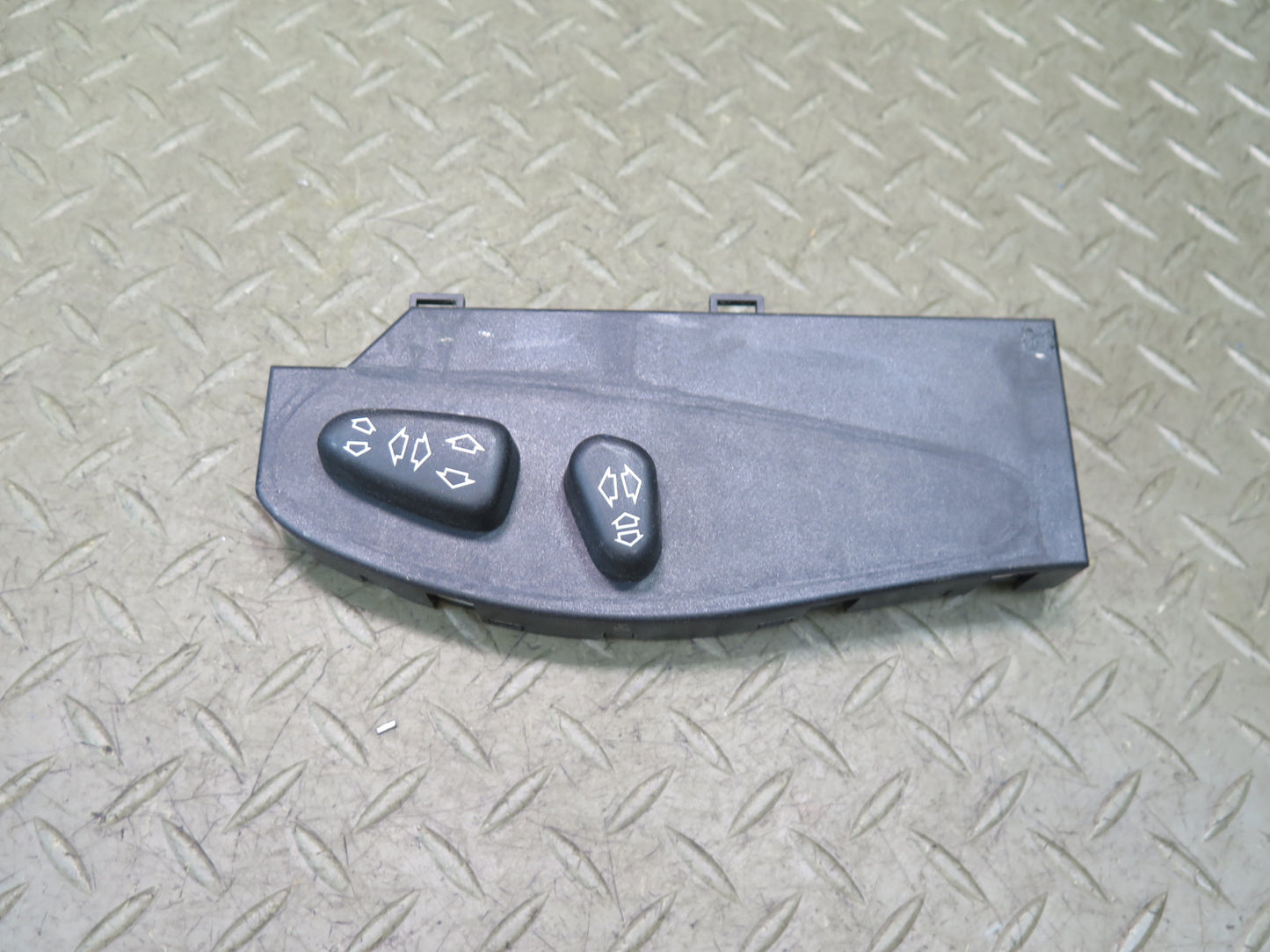 01-06 BMW E46 330Ci Convertible Front Right Seat Adjustment Control Switch OEM