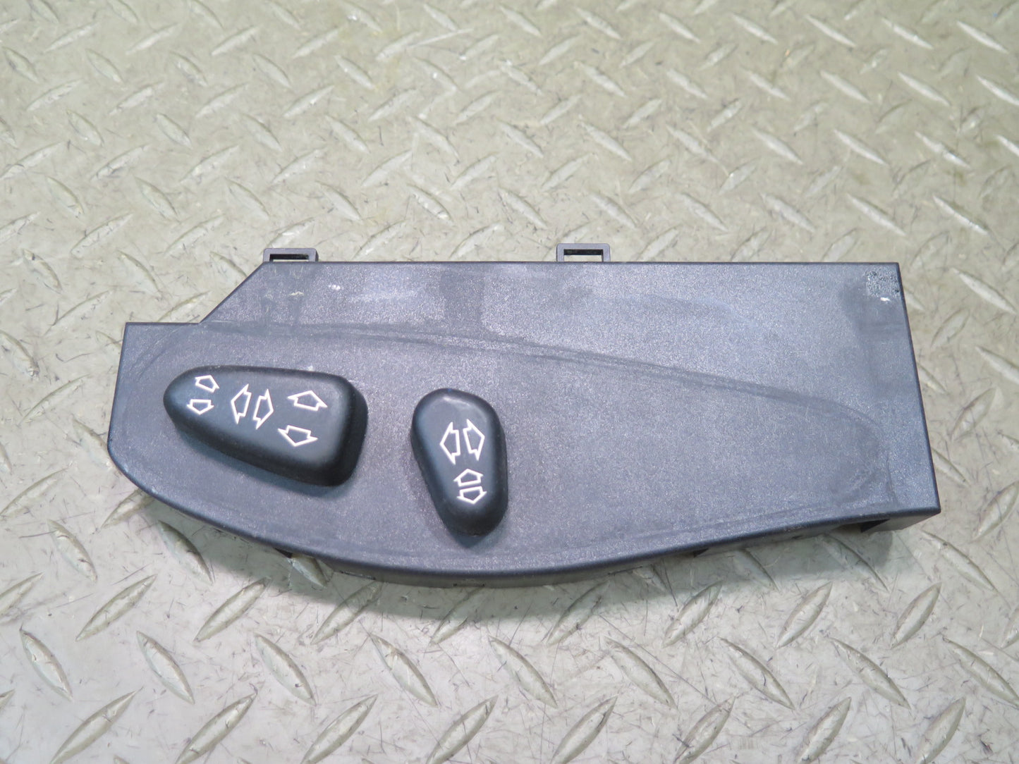 01-06 BMW E46 330Ci Convertible Front Right Seat Adjustment Control Switch OEM