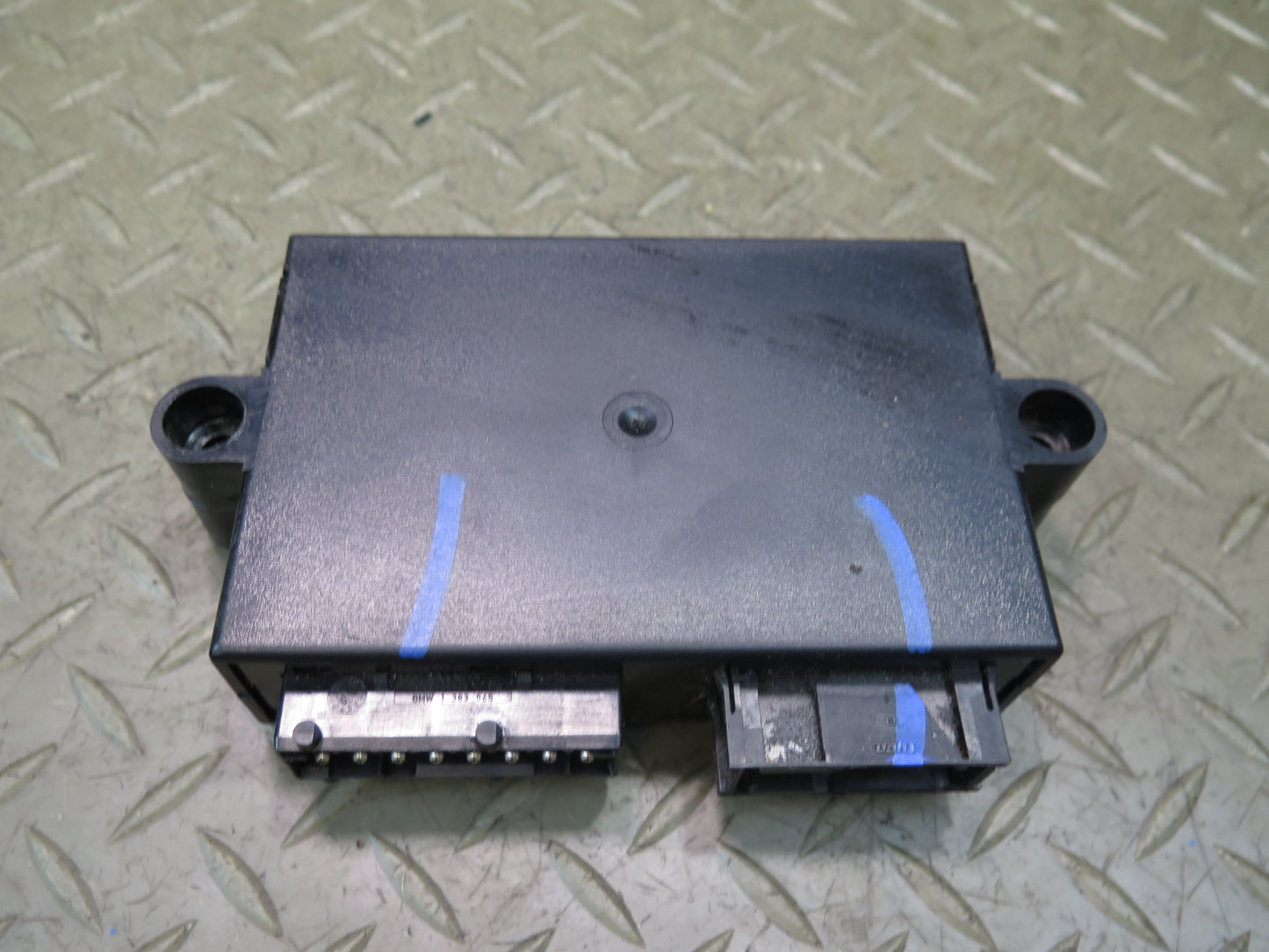 01-06 BMW E46 330Ci Front Left or Right Seat Memory Control Module 7067801 OEM