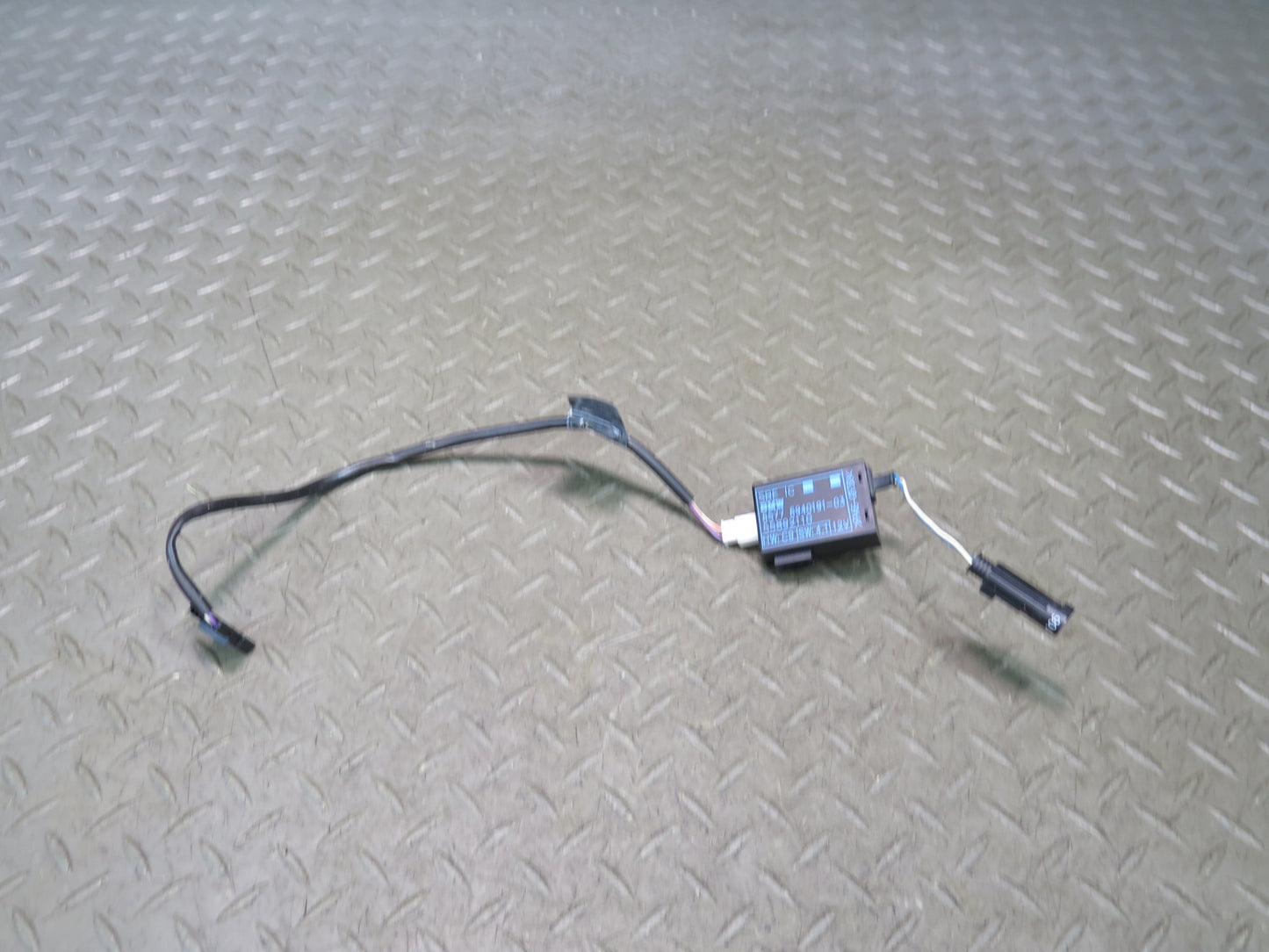 01-06 BMW E46 330ci Front Right Seat Occupancy Sensor Module 6940191 OEM
