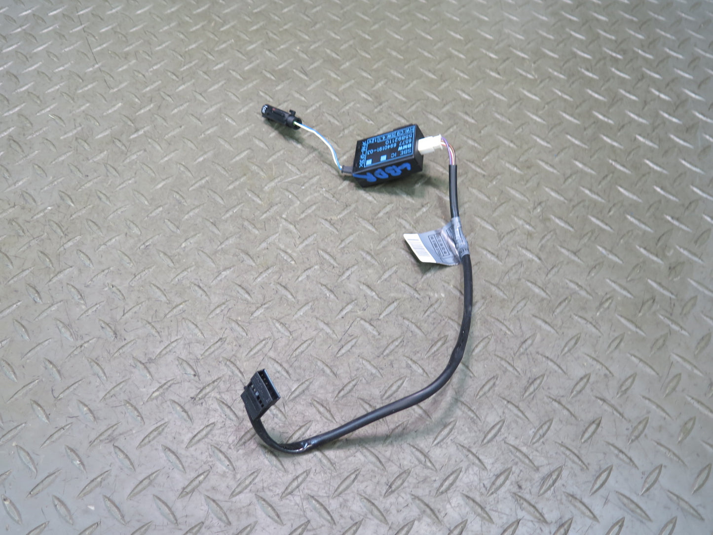 01-06 BMW E46 330ci Front Right Seat Occupancy Sensor Module 6940191 OEM