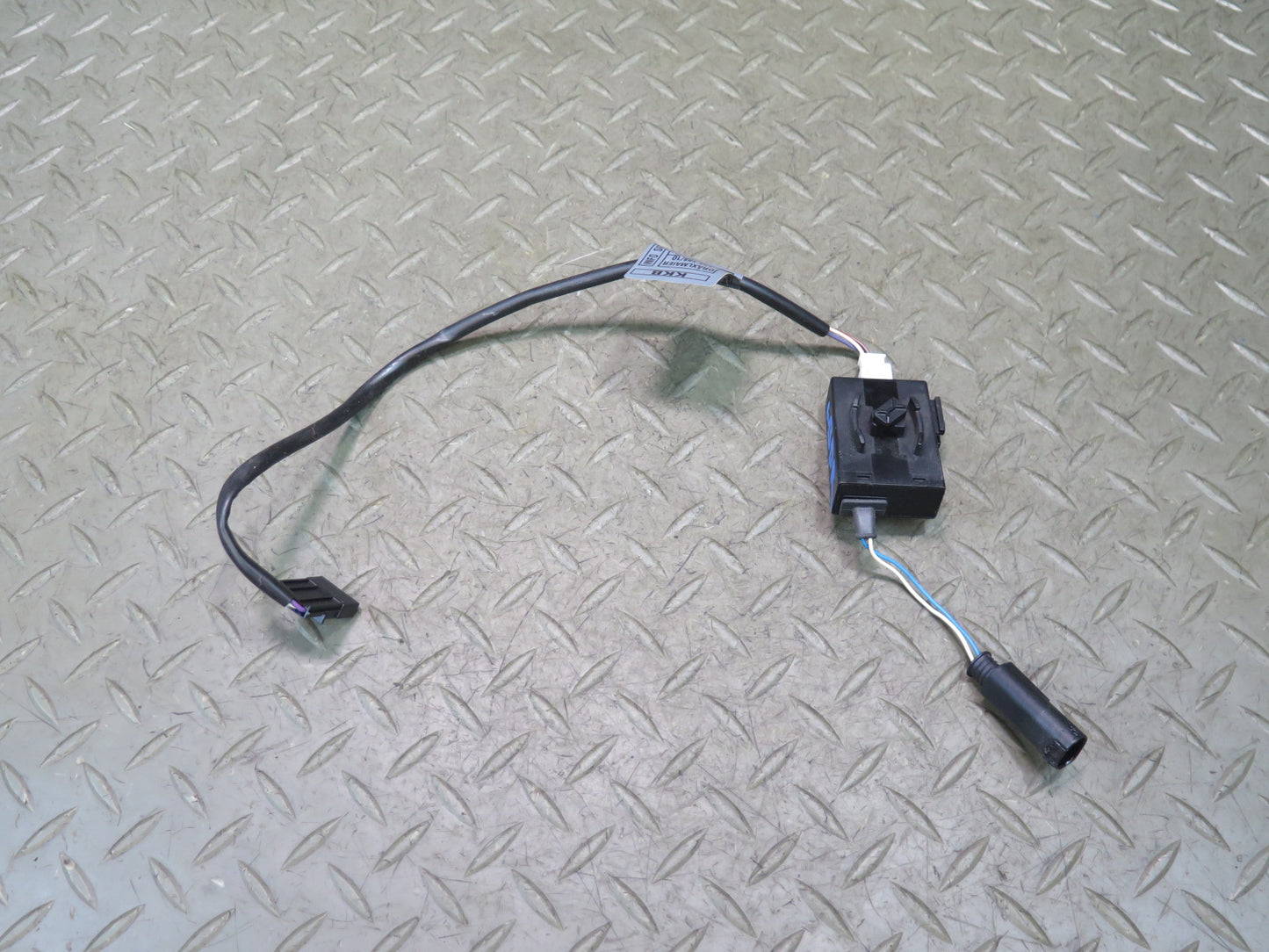 01-06 BMW E46 330ci Front Right Seat Occupancy Sensor Module 6940191 OEM