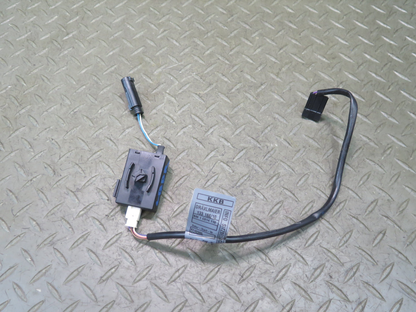 01-06 BMW E46 330ci Front Right Seat Occupancy Sensor Module 6940191 OEM