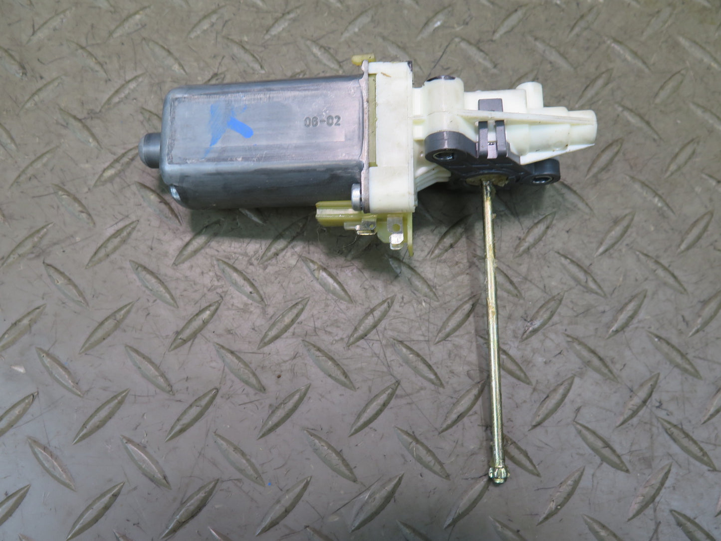 01-06 BMW E46 330ci Convertible Set of 4 Front Right Seat Adjust Motor OEM
