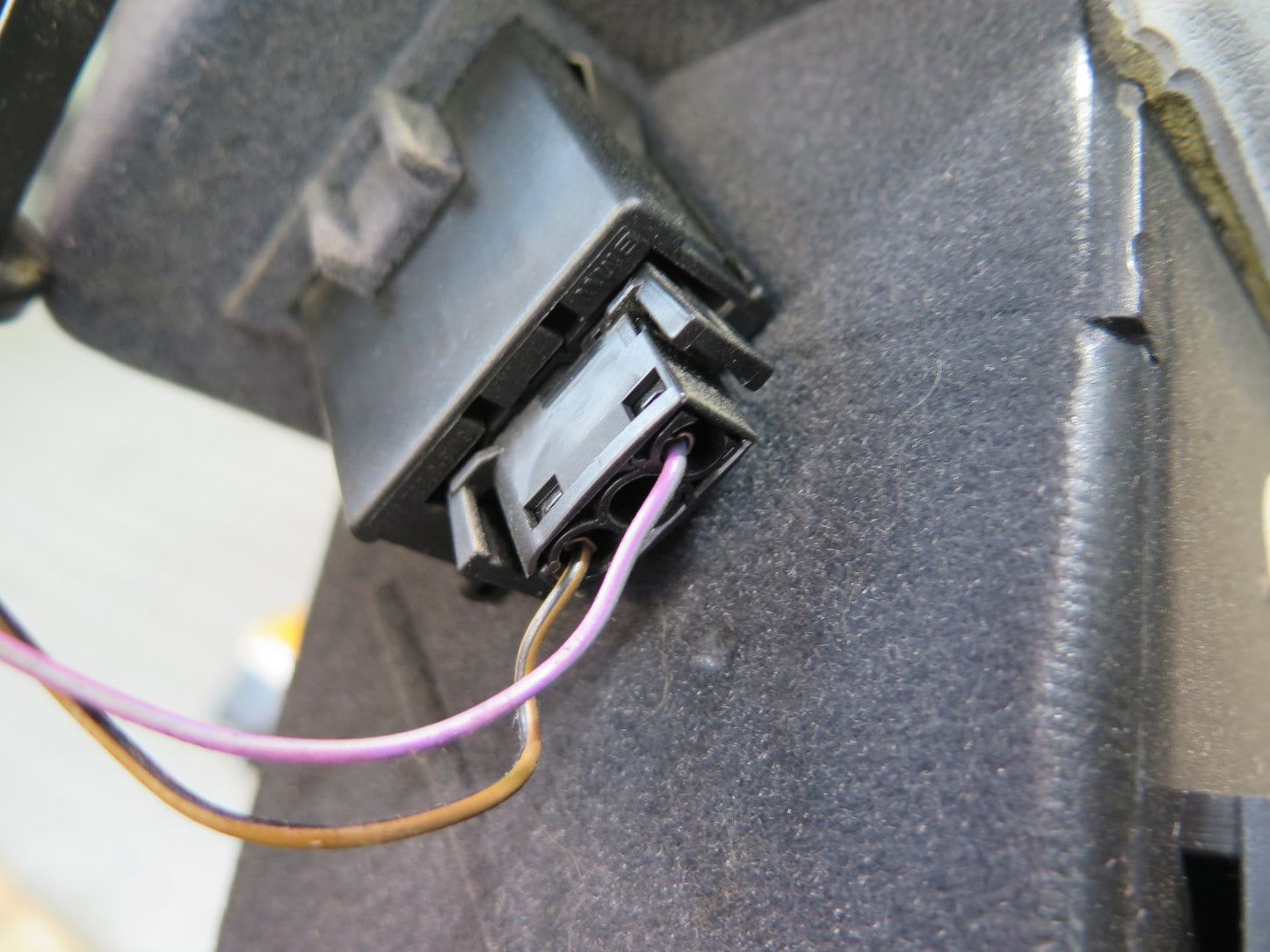 97-03 BMW E39 540i Dash Glove Box Compartment Storage OEM