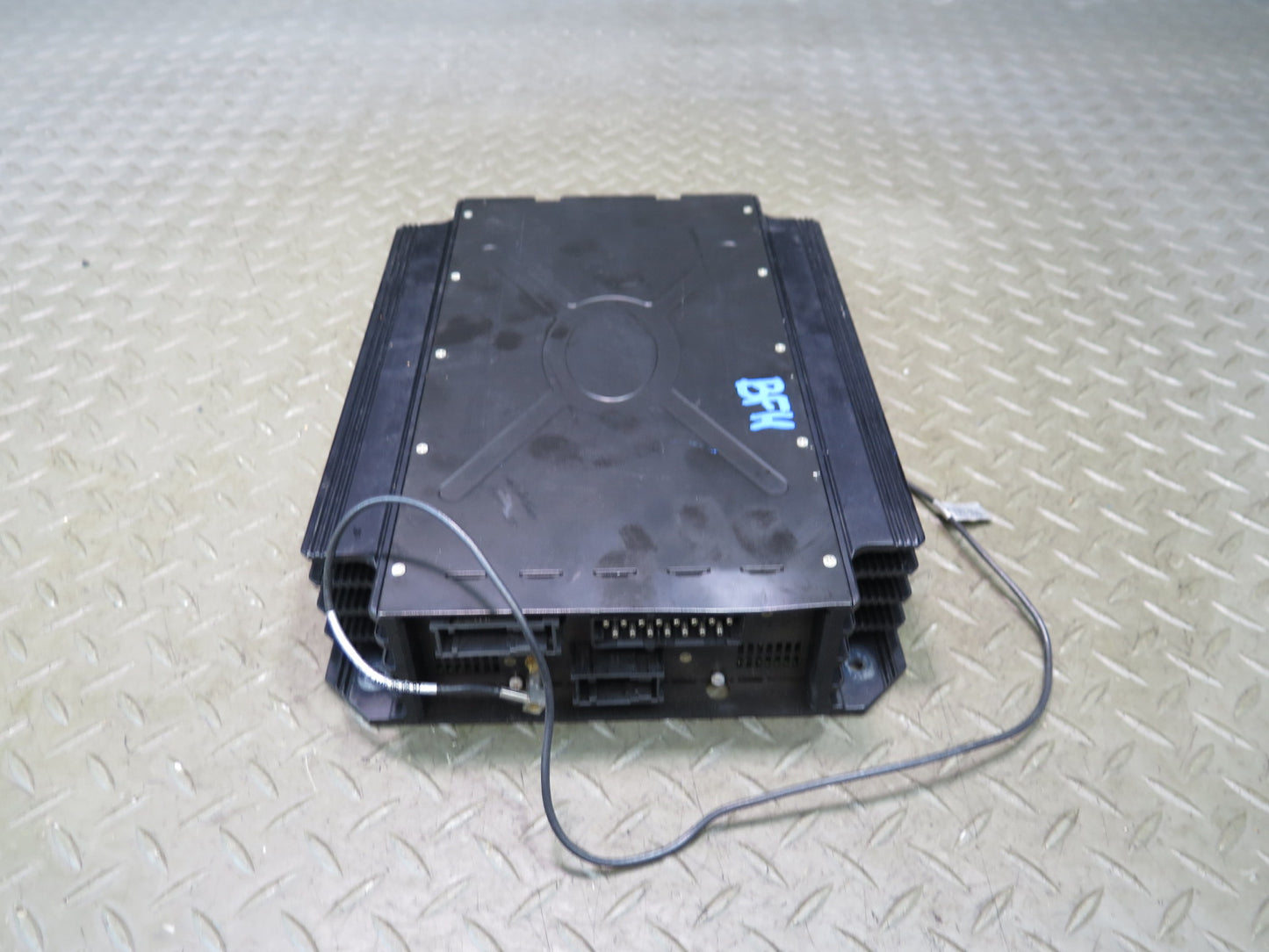 97-03 BMW E39 540i Hifi DSP Audio System Amplifier AMP 8376262 OEM