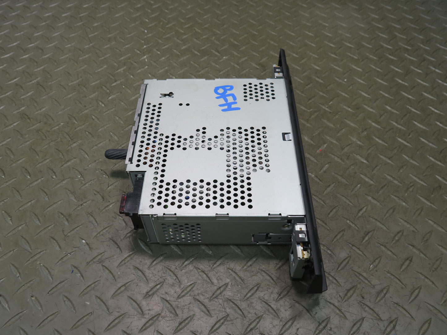 97-99 BMW E39 540i Cassette Player 8360800 OEM