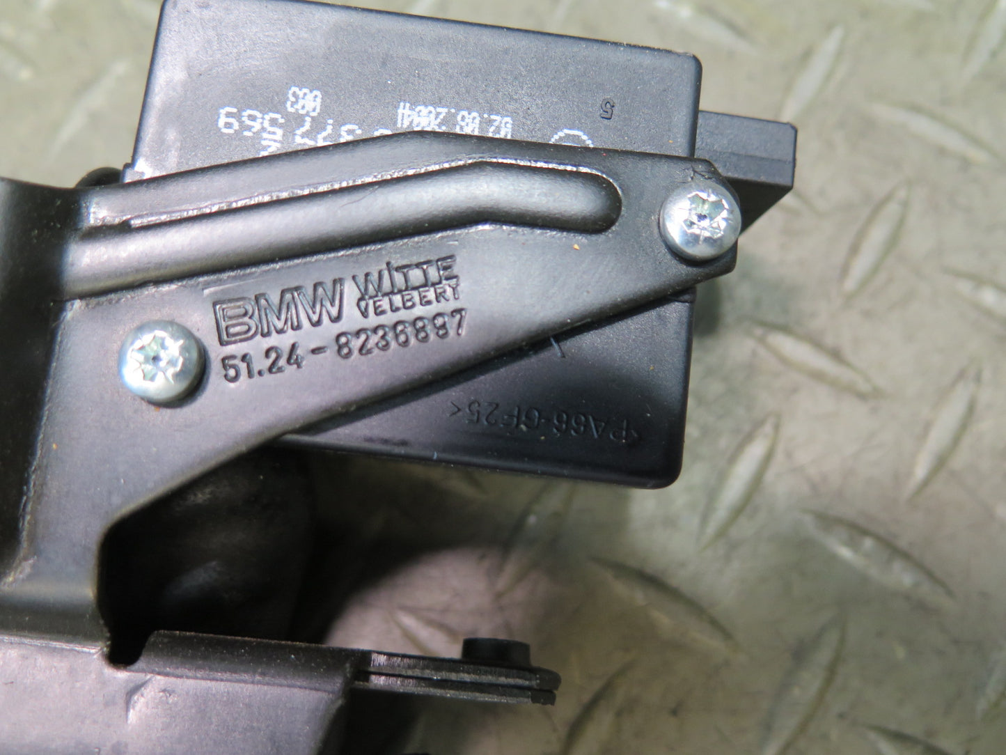 97-03 BMW E39 540i Rear Trunk Lid Lock Latch Actuator OEM