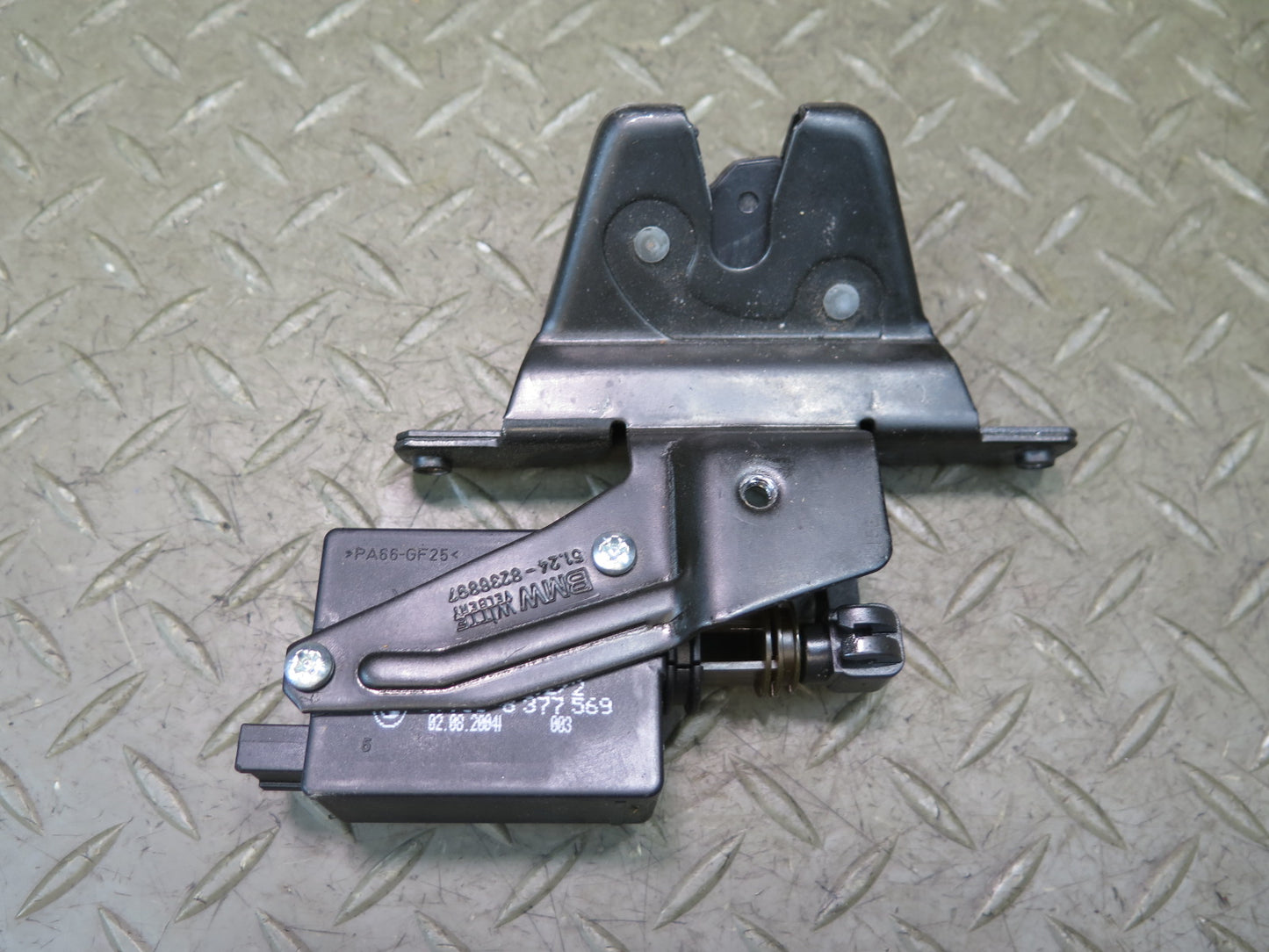 97-03 BMW E39 540i Rear Trunk Lid Lock Latch Actuator OEM