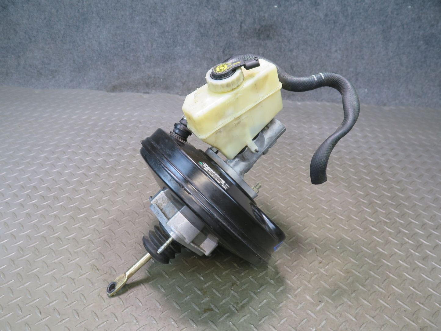 01-06 BMW E46 330Ci Brake Master Cylinder Booster Fluid Reservoir OEM