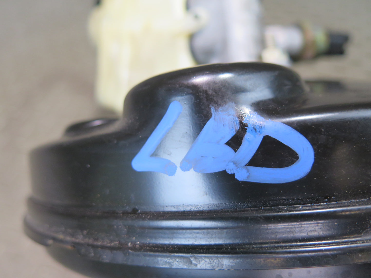 01-06 BMW E46 330Ci Brake Master Cylinder Booster Fluid Reservoir OEM