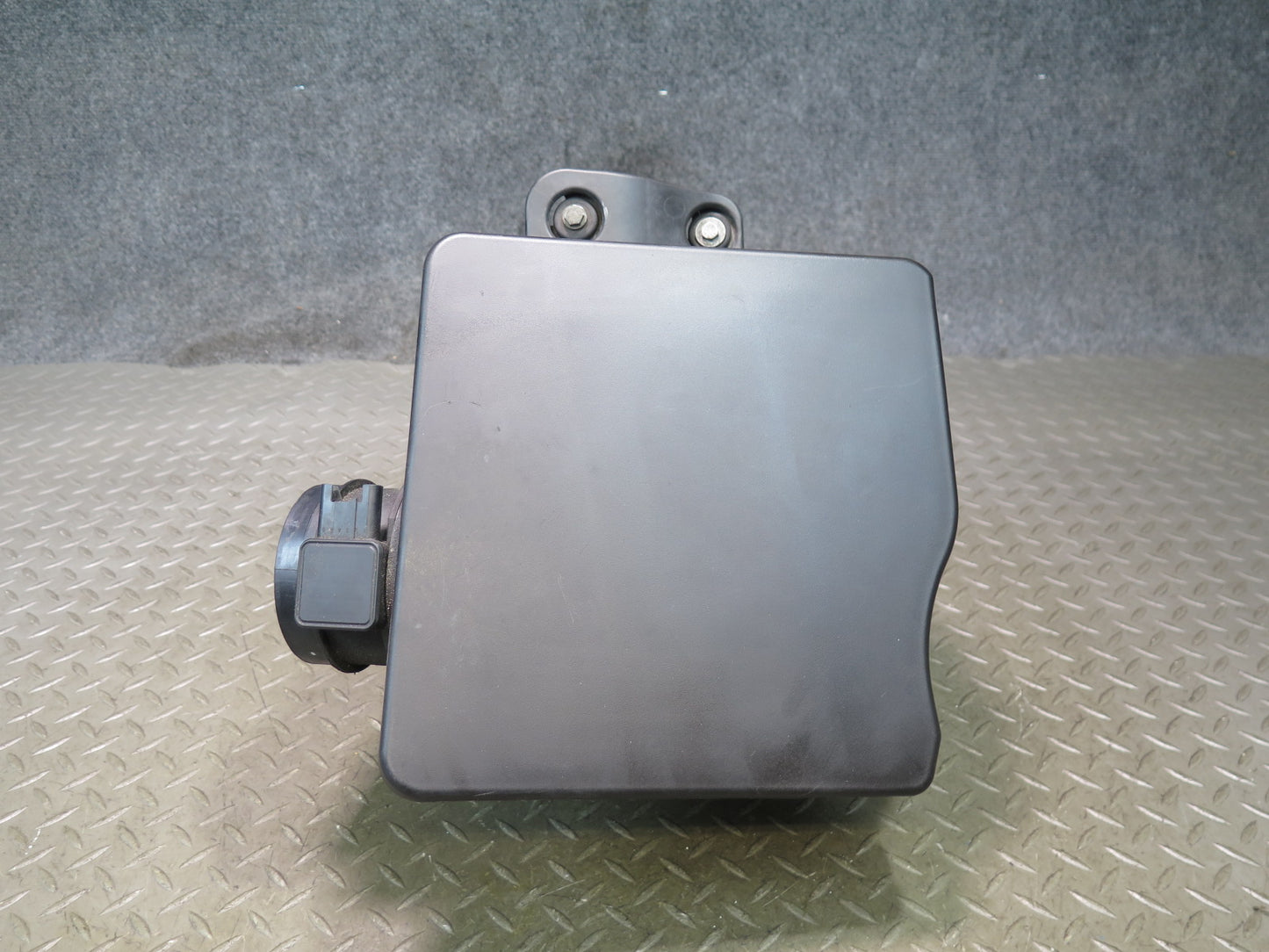 01-06 BMW E46 330i 330Ci M54 Air Intake Cleaner Filter Box w MAF Sensor OEM