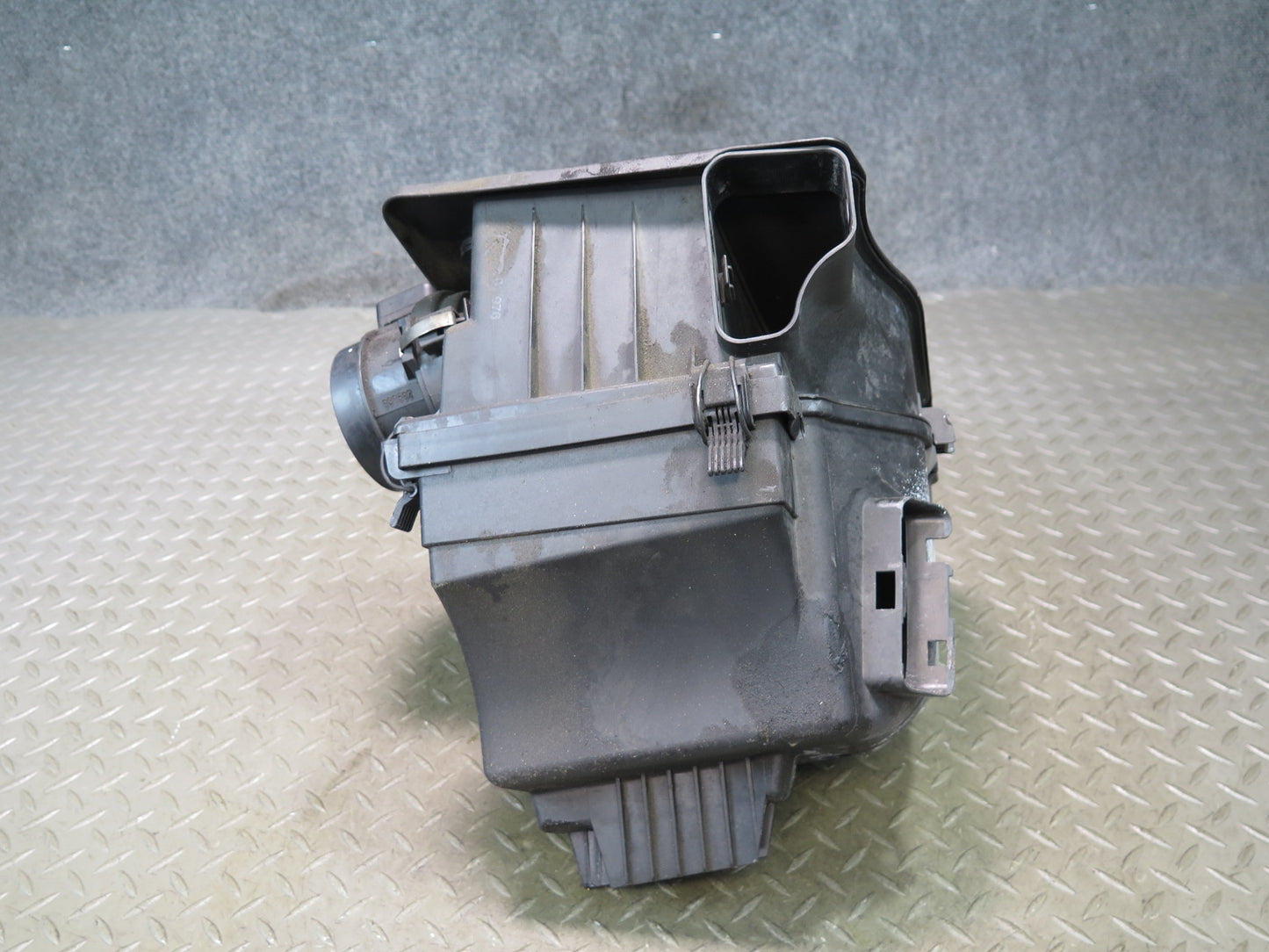 01-06 BMW E46 330i 330Ci M54 Air Intake Cleaner Filter Box w MAF Sensor OEM