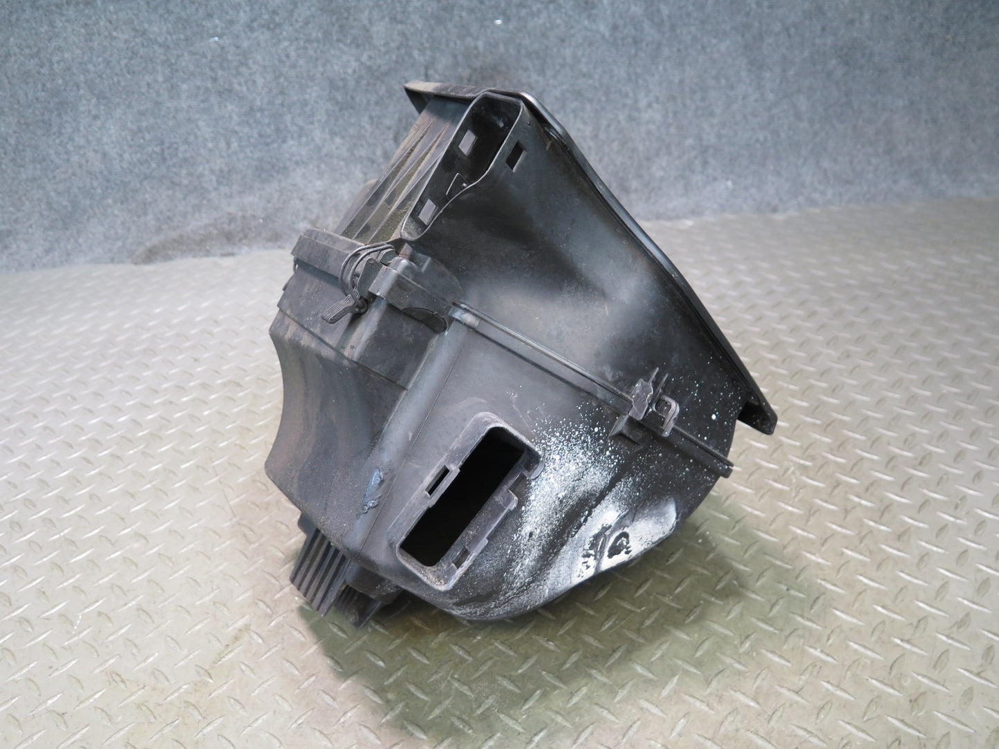 01-06 BMW E46 330i 330Ci M54 Air Intake Cleaner Filter Box w MAF Sensor OEM