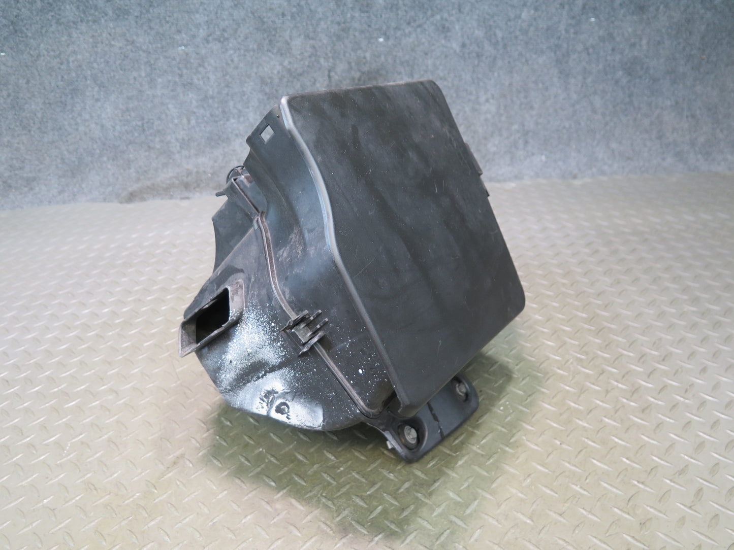 01-06 BMW E46 330i 330Ci M54 Air Intake Cleaner Filter Box w MAF Sensor OEM