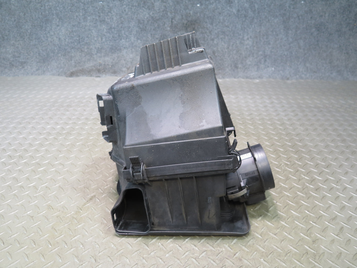 01-06 BMW E46 330i 330Ci M54 Air Intake Cleaner Filter Box w MAF Sensor OEM