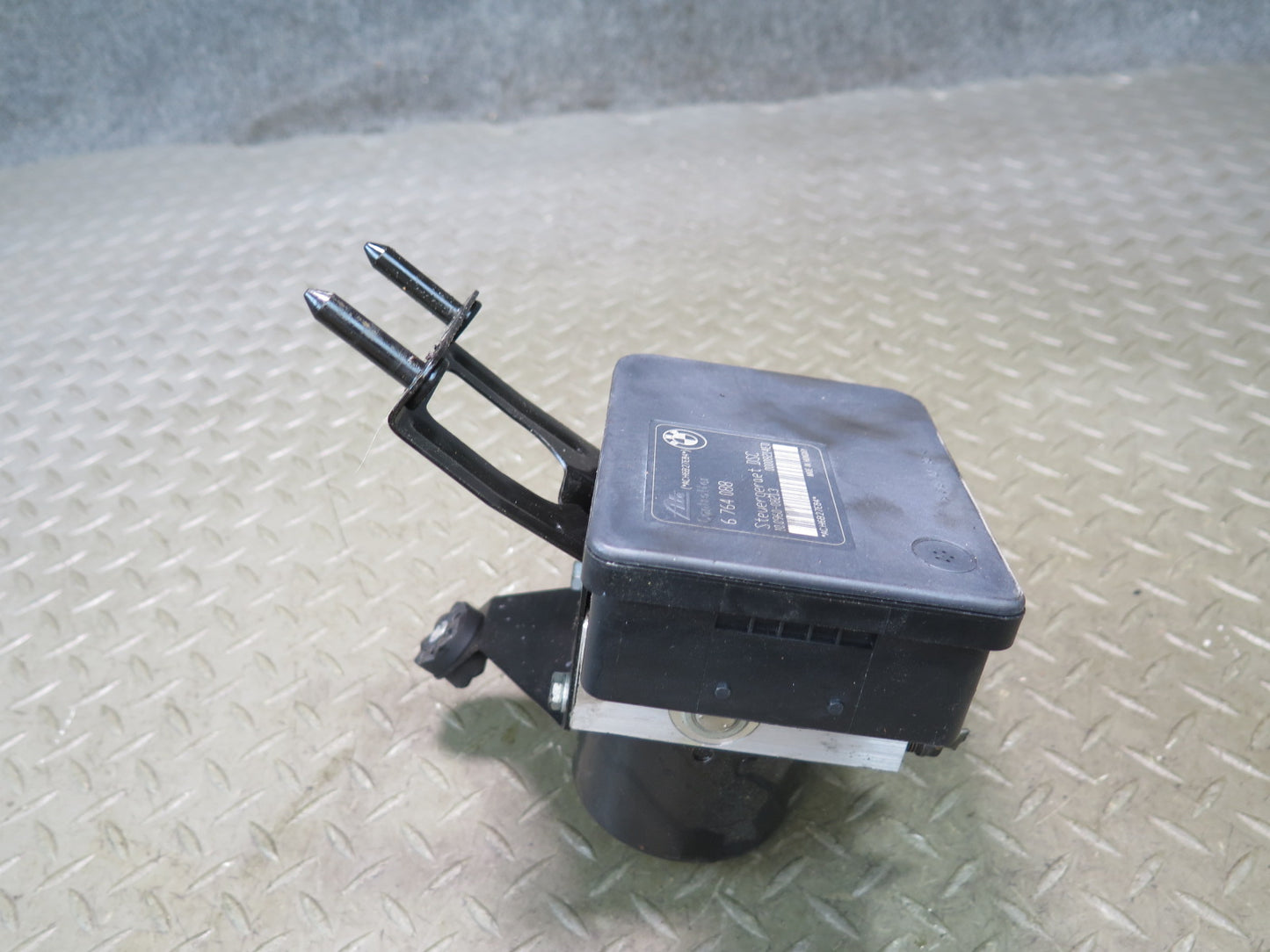 04-06 BMW E46 330ci DSC ABS Anti Lock Brake Pump Control Module 6763959 OEM