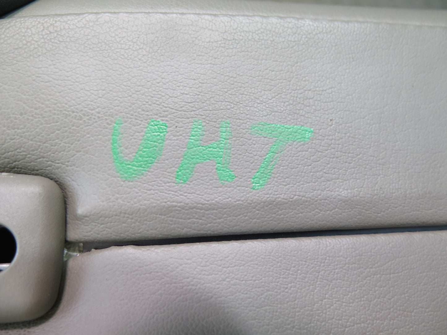 2003-2007 Hummer H2 Rear Right & Left Side Seat Headrest Leather Set