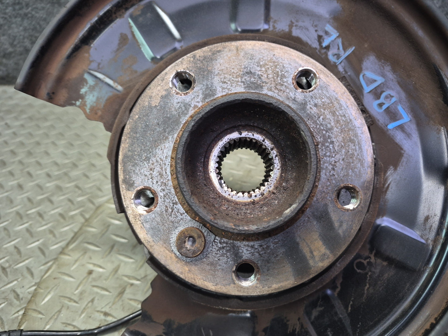 01-06 BMW E46 330i 330Ci RWD Rear Left Knuckle Wheel Hub Trailing Arm OEM
