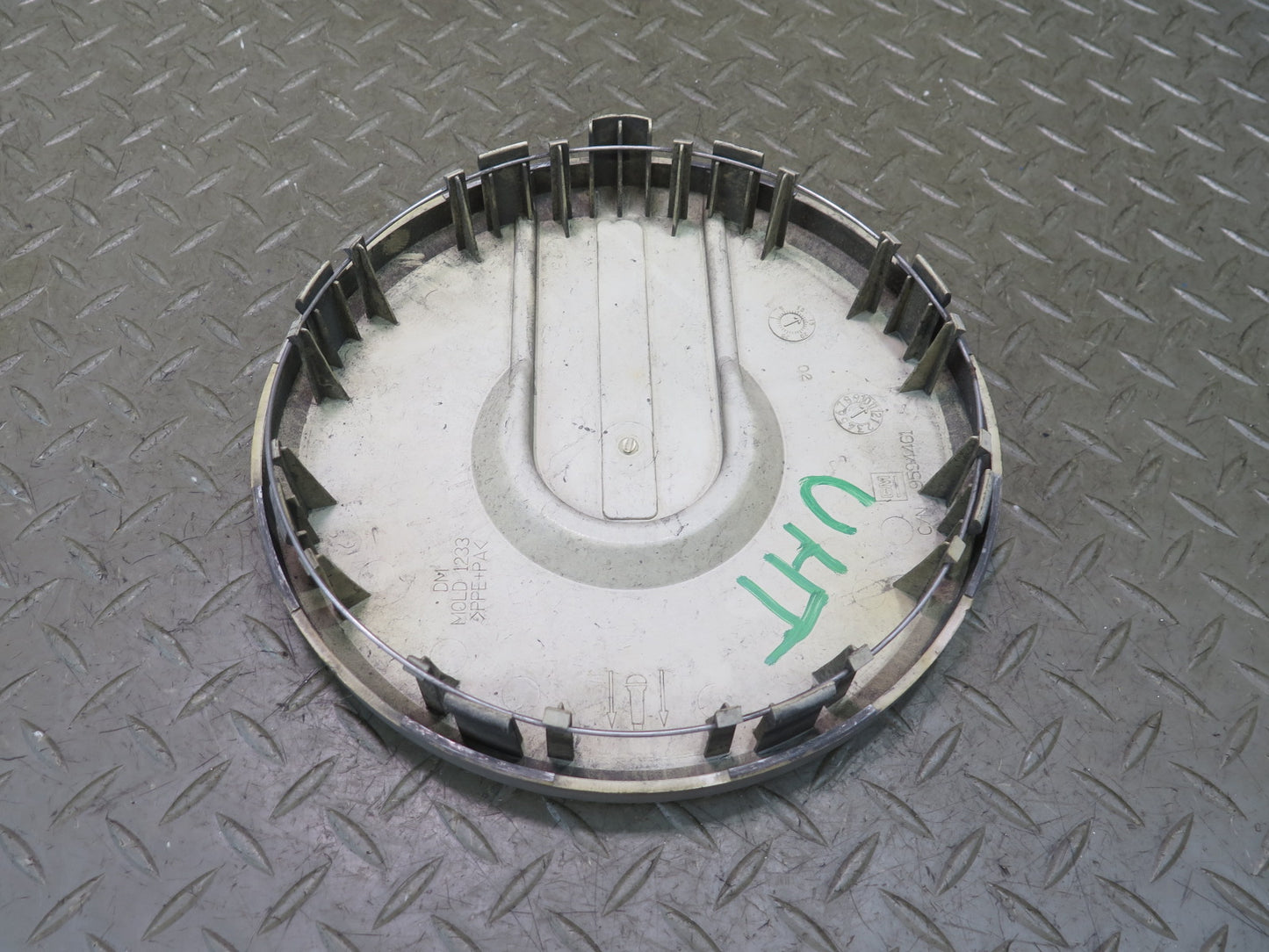 2003-2007 Hummer H2 Front & Rear Wheel Hub Center Cap Cover Set of 4