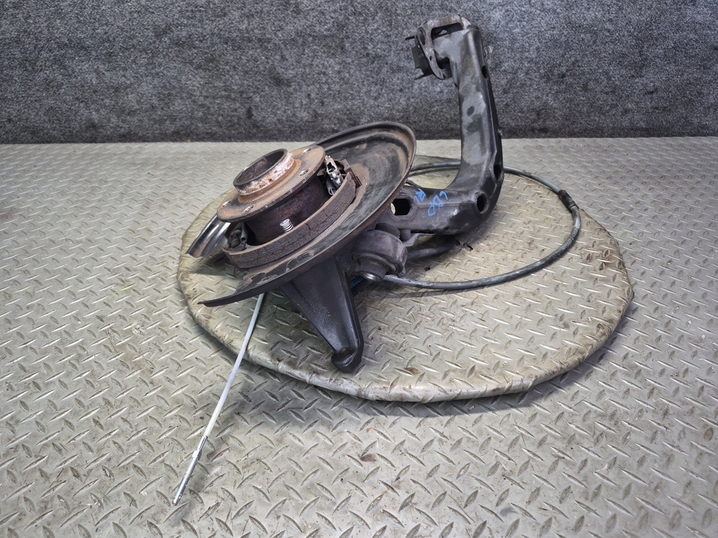 01-06 BMW E46 330i 330Ci RWD Rear Right Knuckle Wheel Hub Trailing Arm OEM
