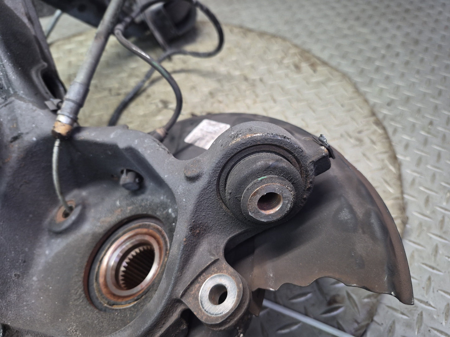 01-06 BMW E46 330i 330Ci RWD Rear Right Knuckle Wheel Hub Trailing Arm OEM