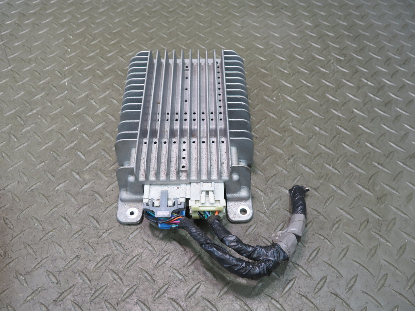 2004-2007 Hummer H2 Bose Radio Audio Amplifier AMP 15113803