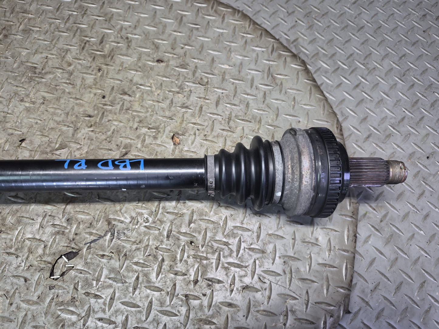 01-06 BMW E46 330Ci M54 RWD A/T Rear Right Suspension Axle Shaft 7505290 OEM