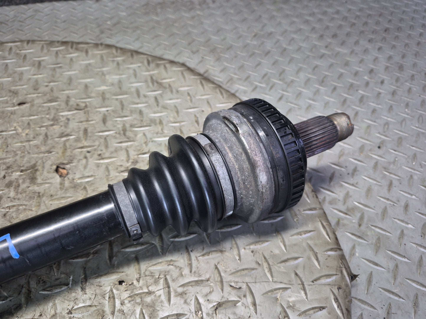 01-06 BMW E46 330Ci M54 RWD A/T Rear Right Suspension Axle Shaft 7505290 OEM