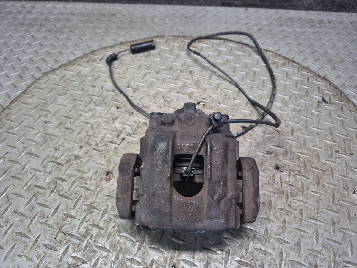 01-06 BMW E46 330i 330ci RWD Set of 2 Rear Left & Right Brake Caliper OEM