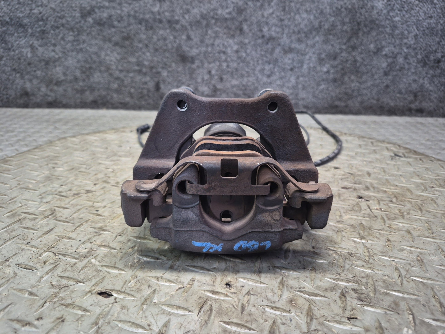 01-06 BMW E46 330i 330ci RWD Set of 2 Rear Left & Right Brake Caliper OEM