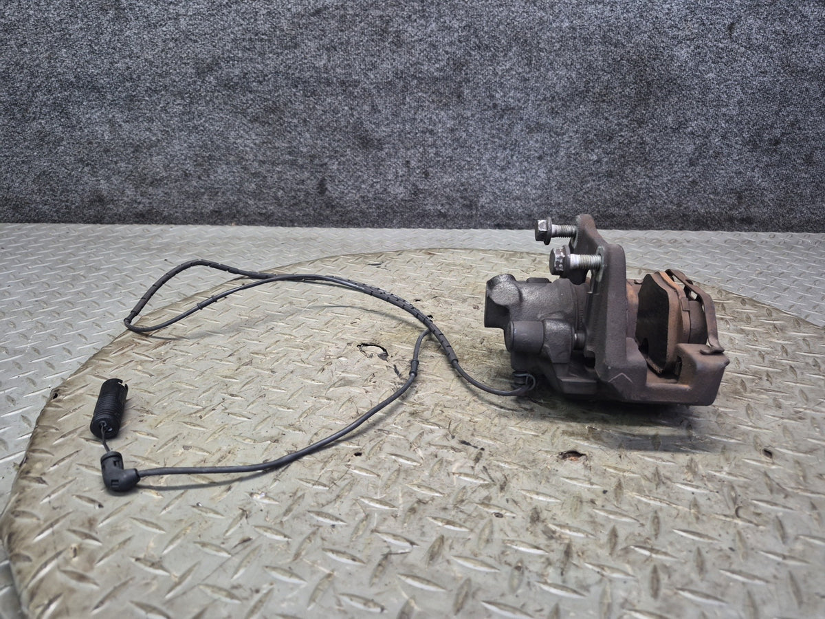 01-06 BMW E46 330i 330ci RWD Set of 2 Rear Left & Right Brake Caliper OEM